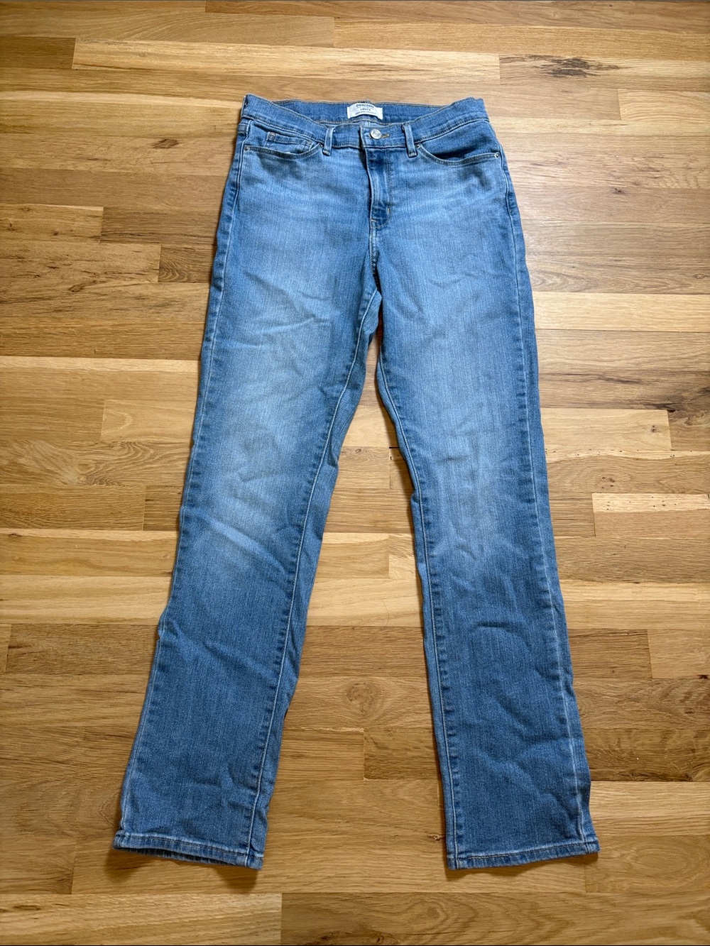 Denizen from Levi’s Straight-Leg Women's Jeans in Classic Light Blue 4